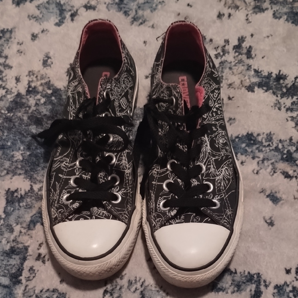 Women's Converse Black With White Design